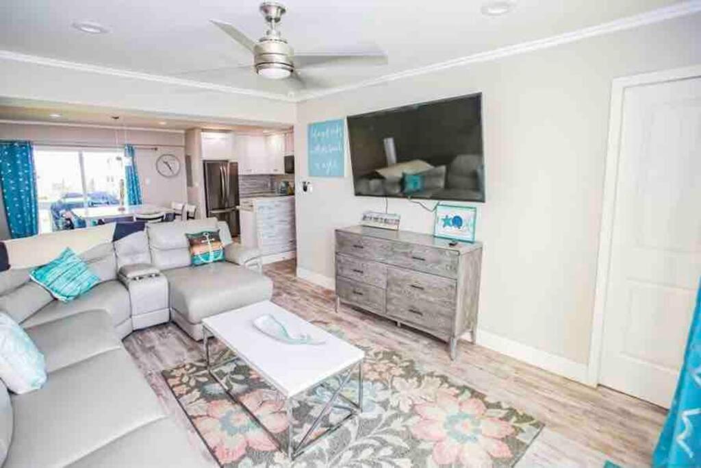 Beachfront Retreat! 3 Steps To Walkover! Surfside Beach Exteriér fotografie